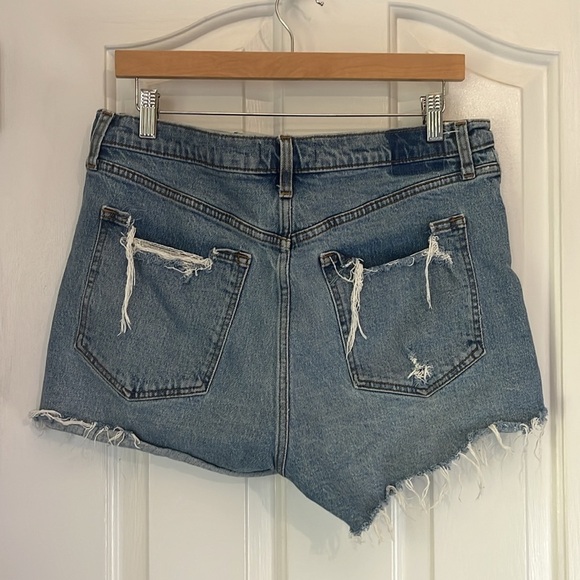 Abercrombie & Fitch | High Rise Mom Short Cut Off Denim Plus Size 32/14 Summer - Picture 4 of 8